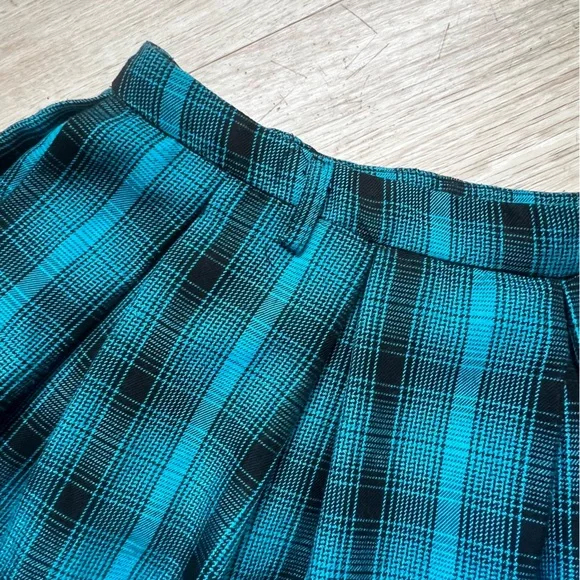 Vintage Y2K Hot Top Plaid School Girl Skirt - Picture 8 of 9